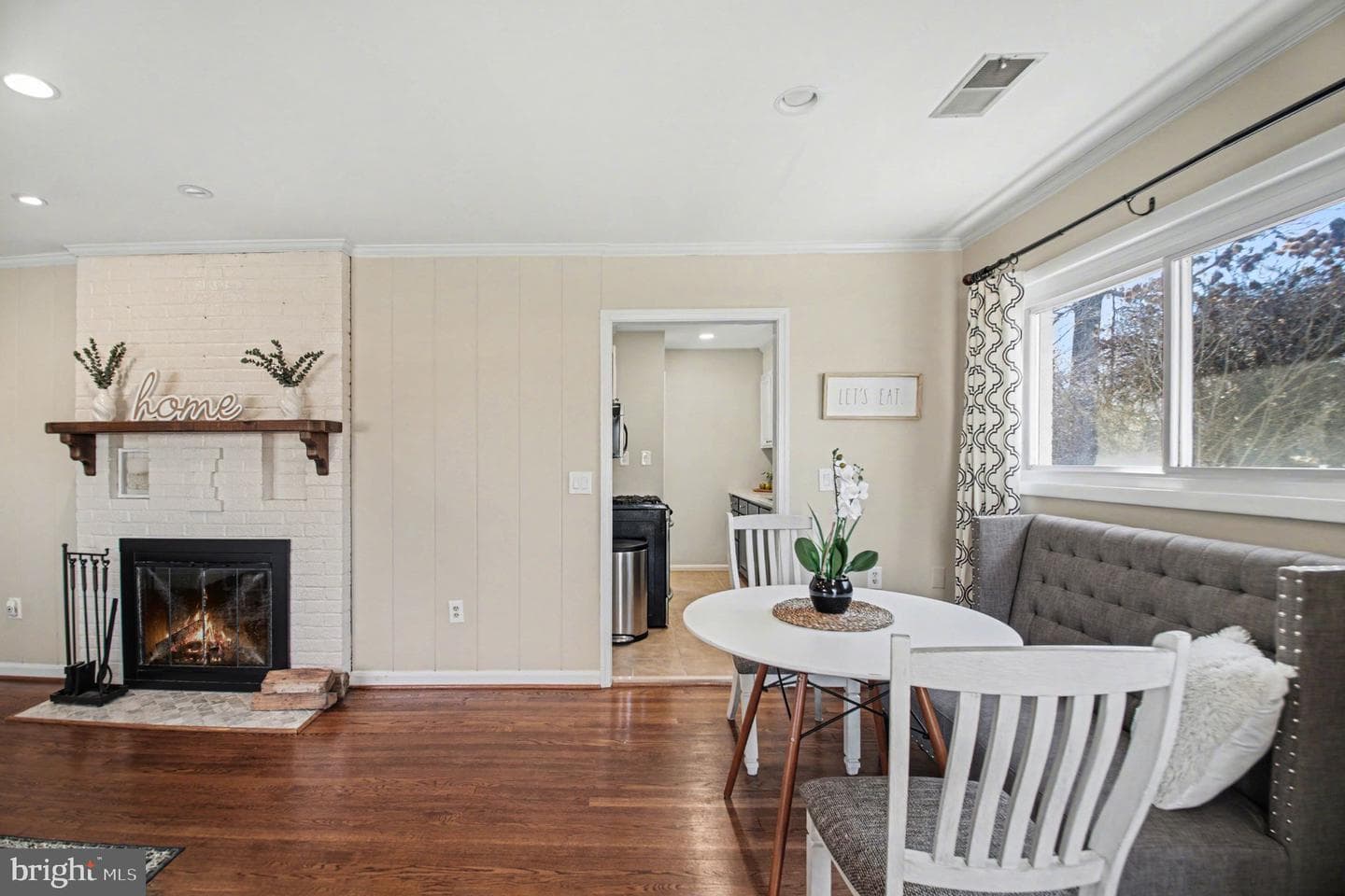 10807 Maple Street photo 5