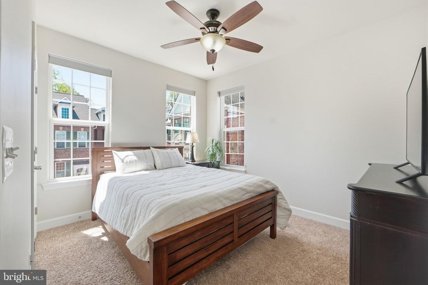 4090 Glendale Way photo 24