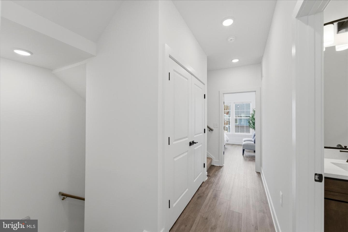10820 Willow Terrace photo 17