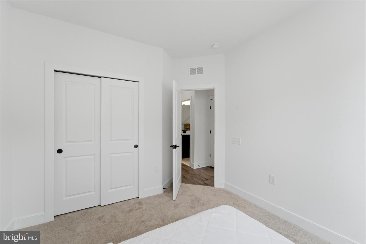 10820 Willow Terrace photo 25