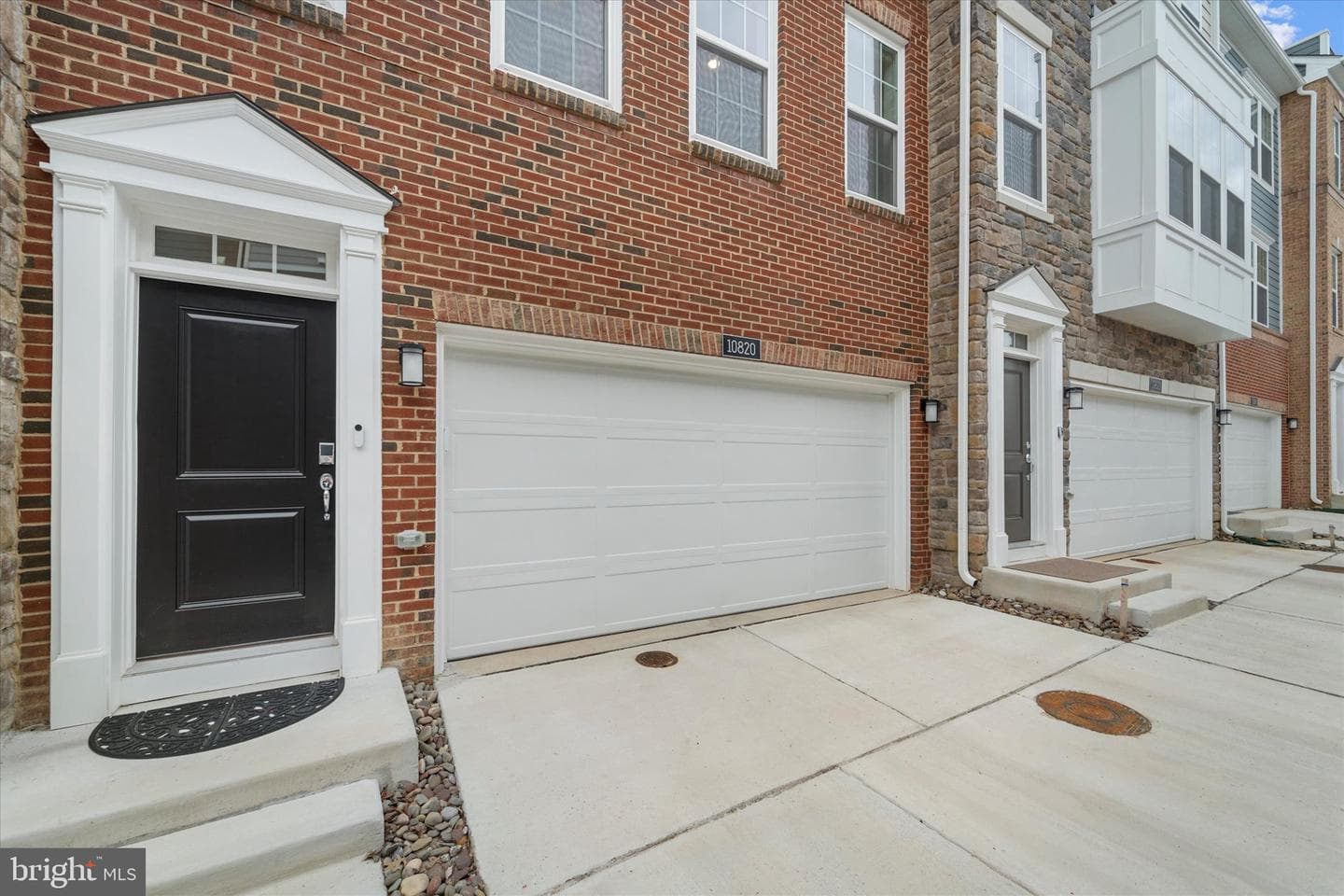 10820 Willow Terrace photo 4