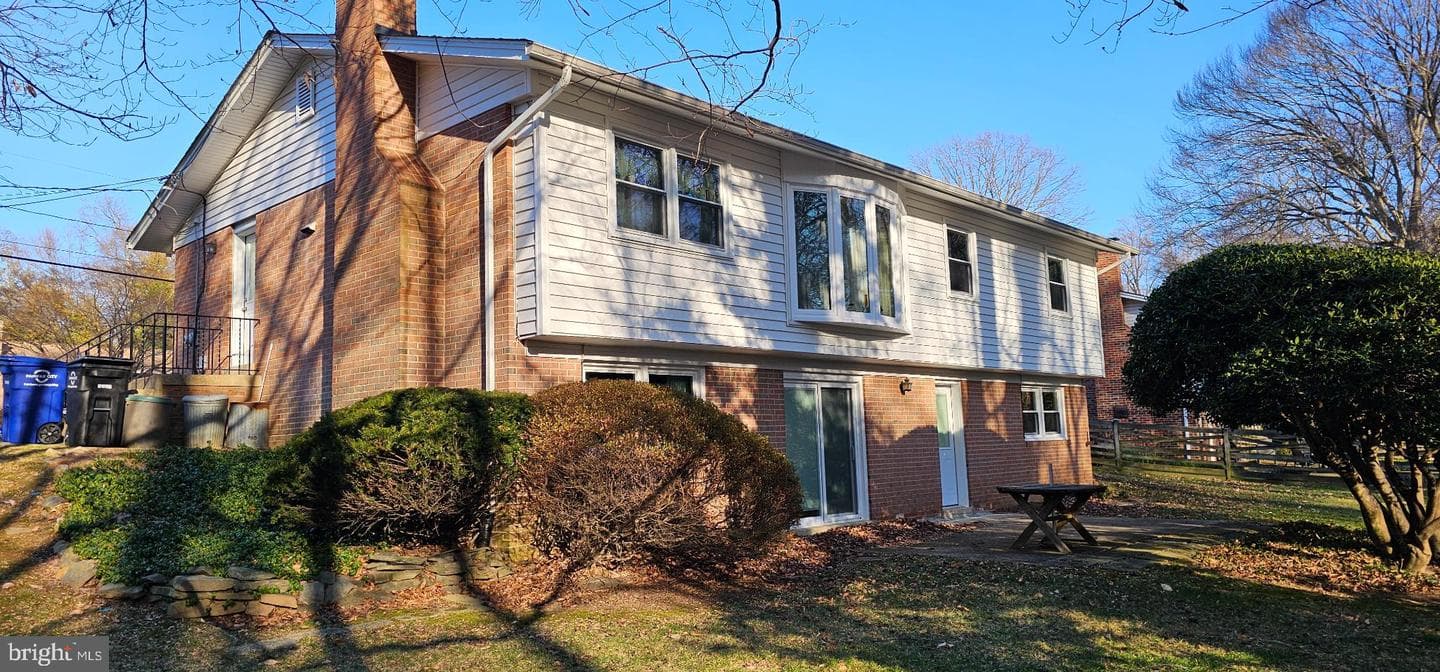 10109 Blue Coat Drive photo 2