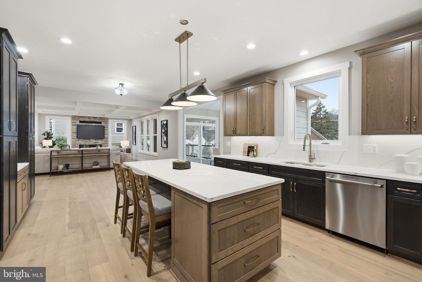 3410 Burrows Avenue photo 3