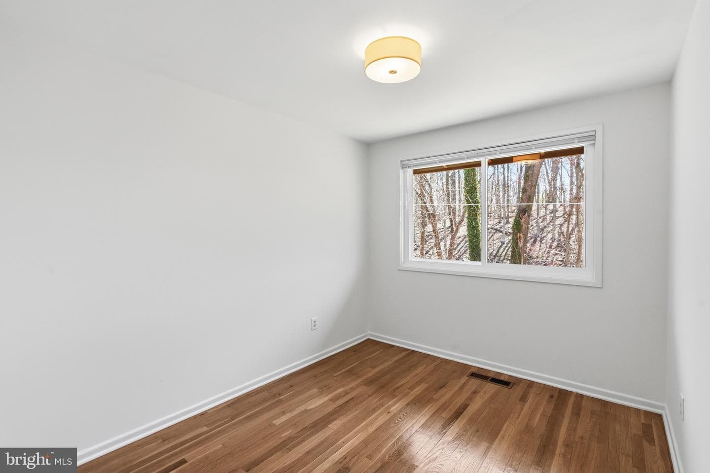 10009 Fair Woods Drive photo 17