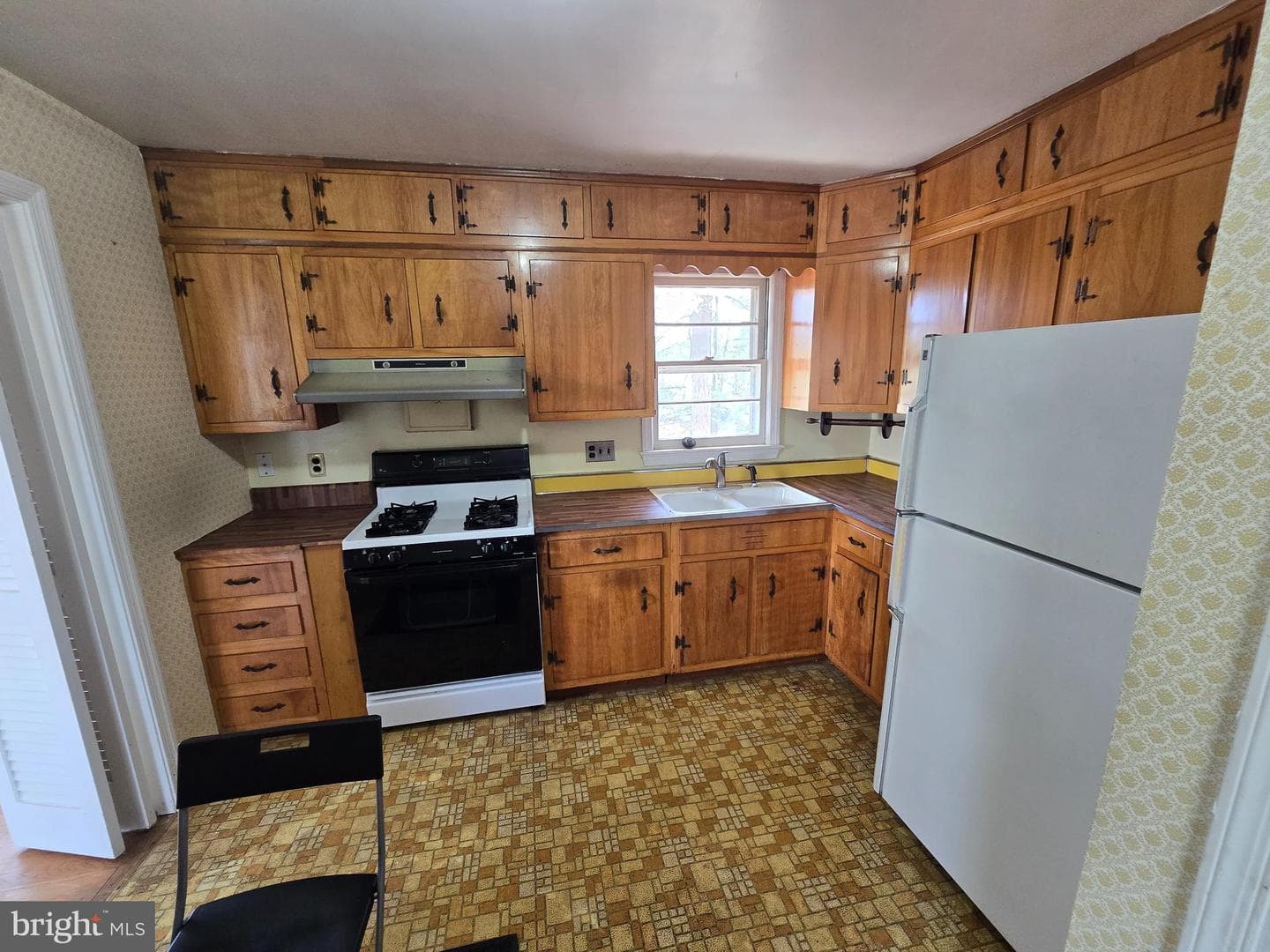 10311 Cleveland Street photo 16