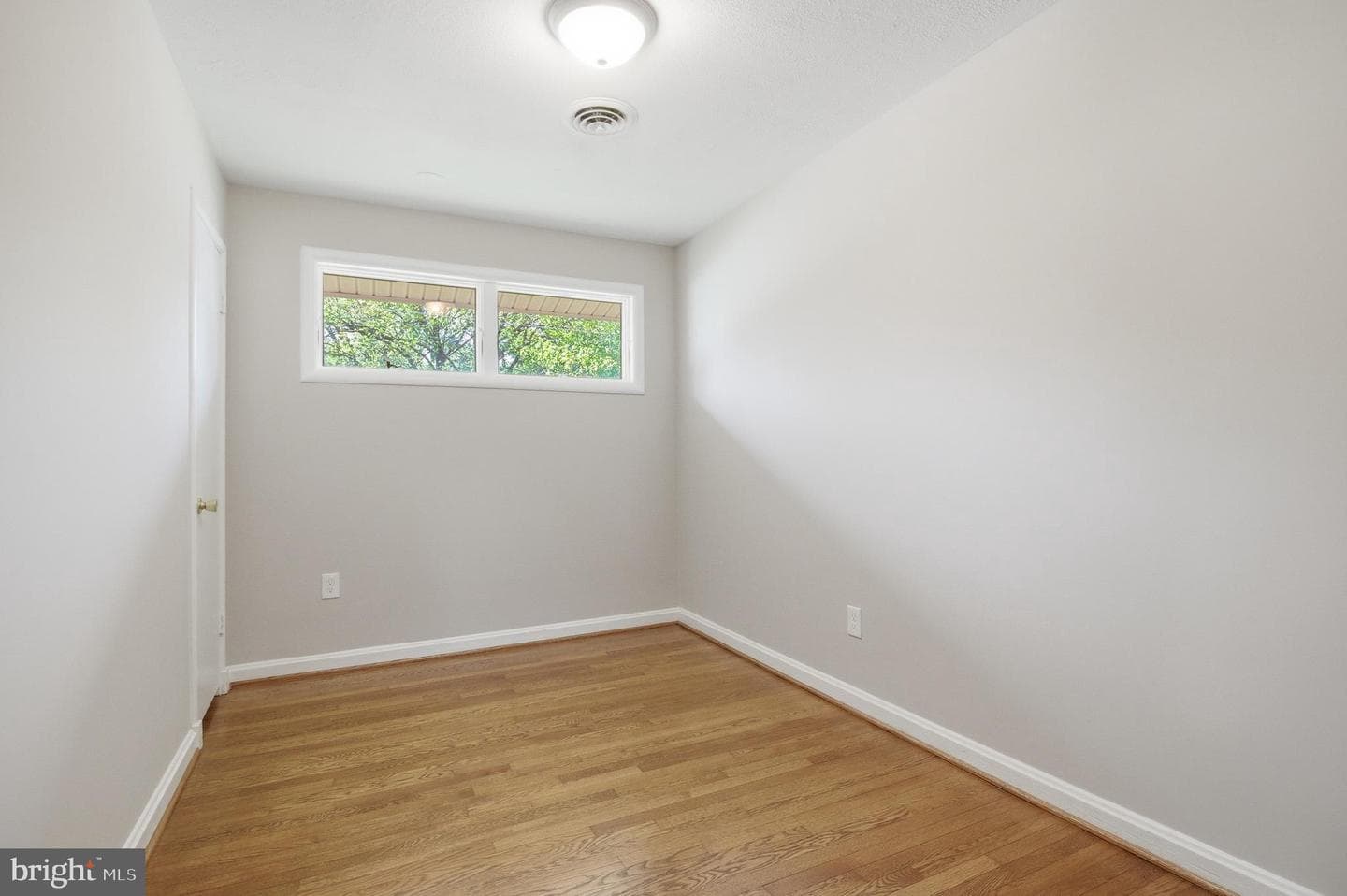 9924 Pinehurst Avenue photo 19