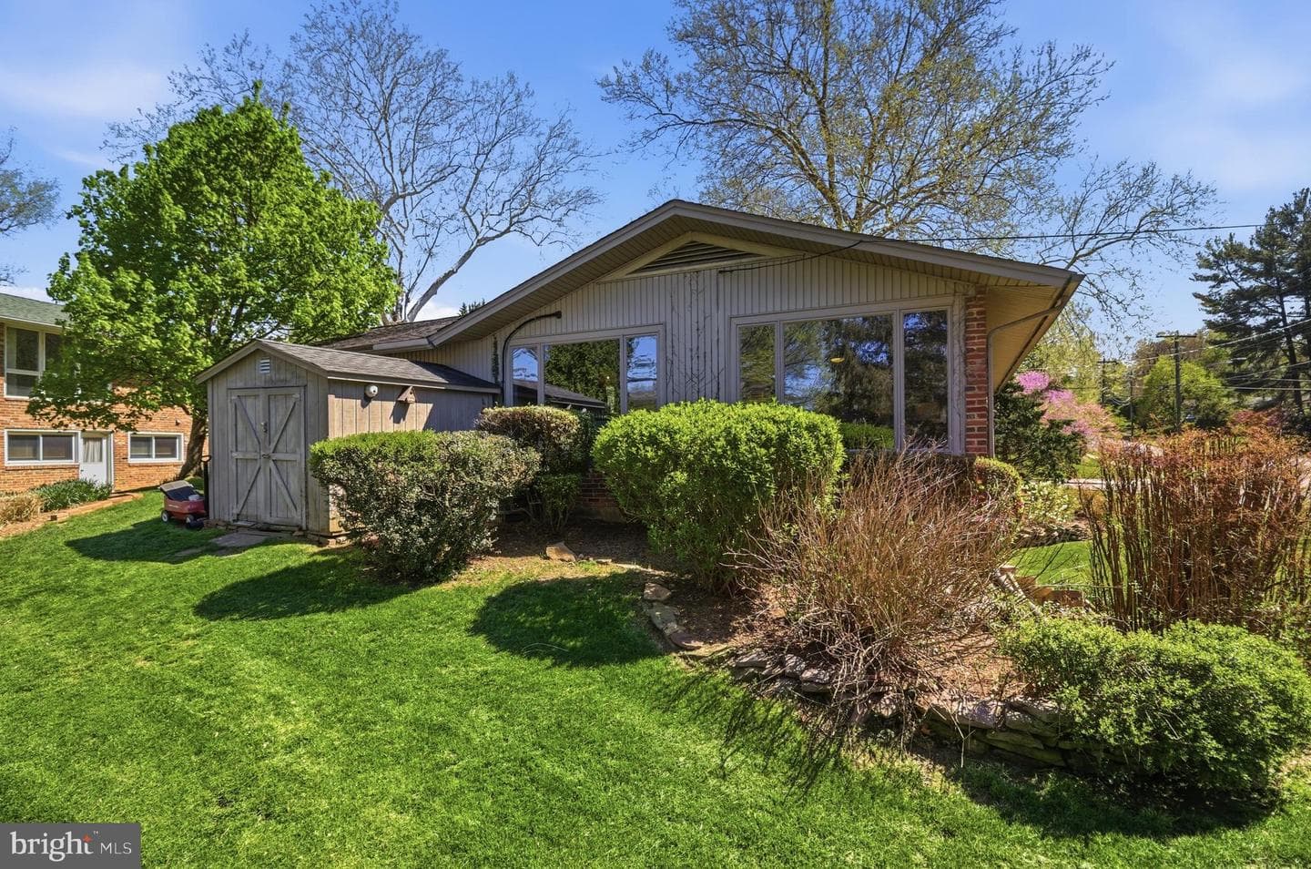 9924 Pinehurst Avenue photo 38