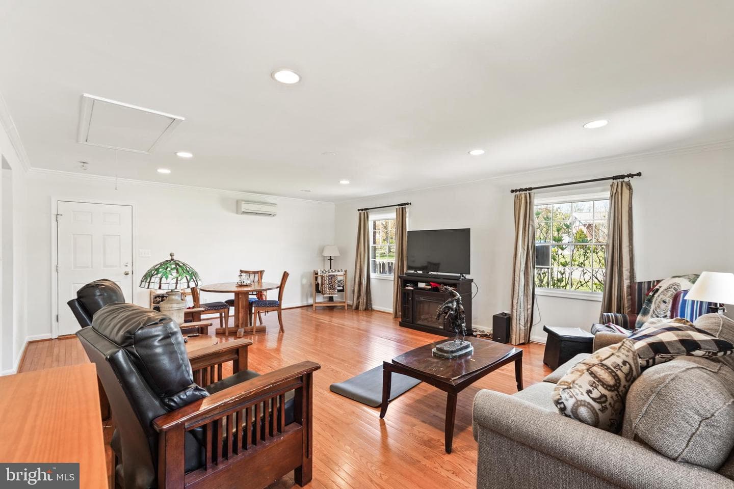 10917 Woodhaven Drive photo 4