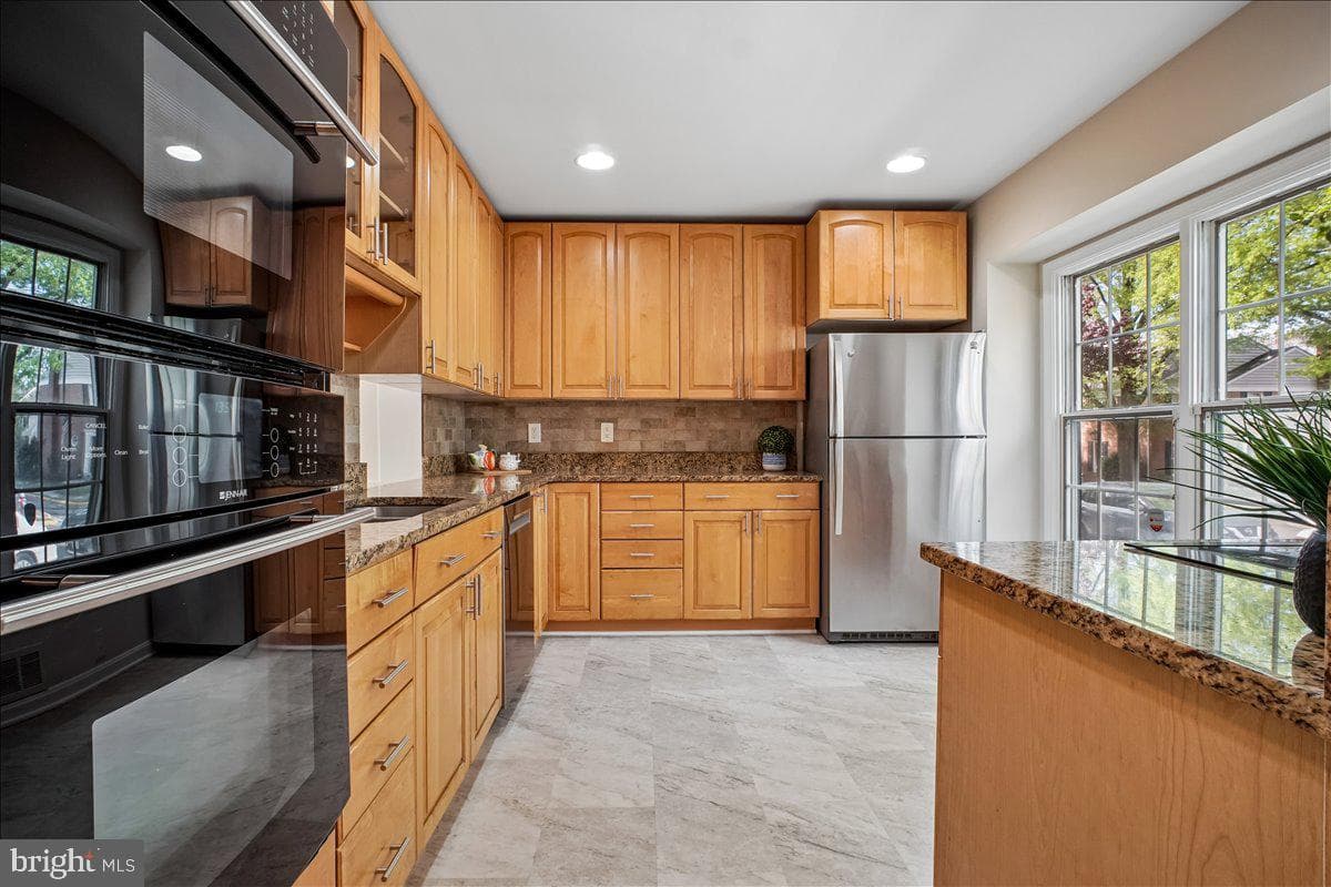 3982 Wilcoxson Drive photo 6