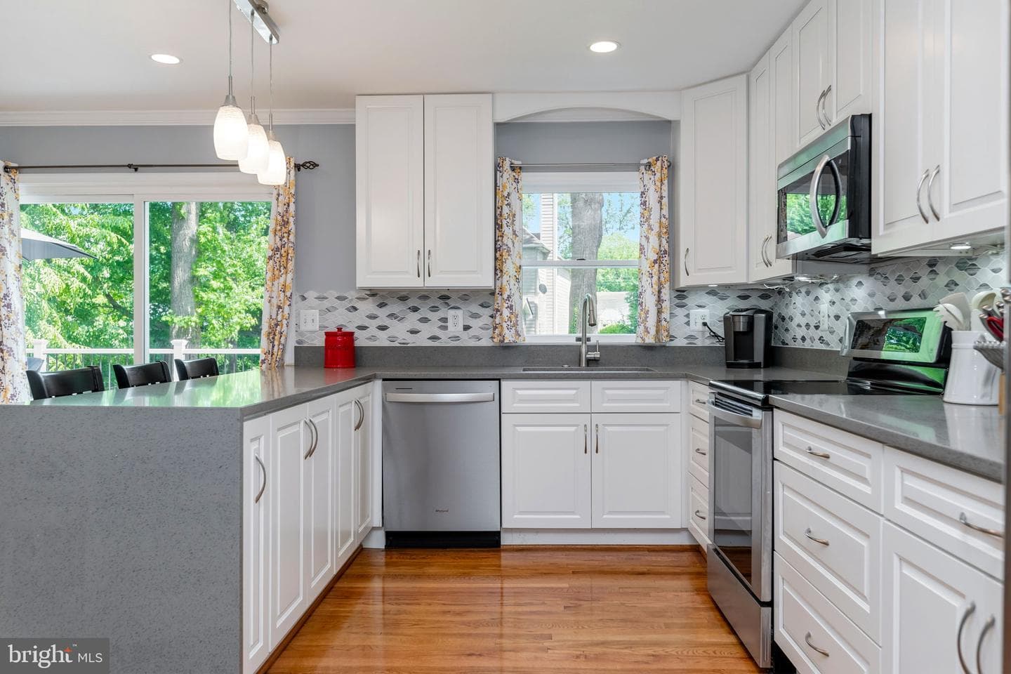 4025 Maple Street photo 11