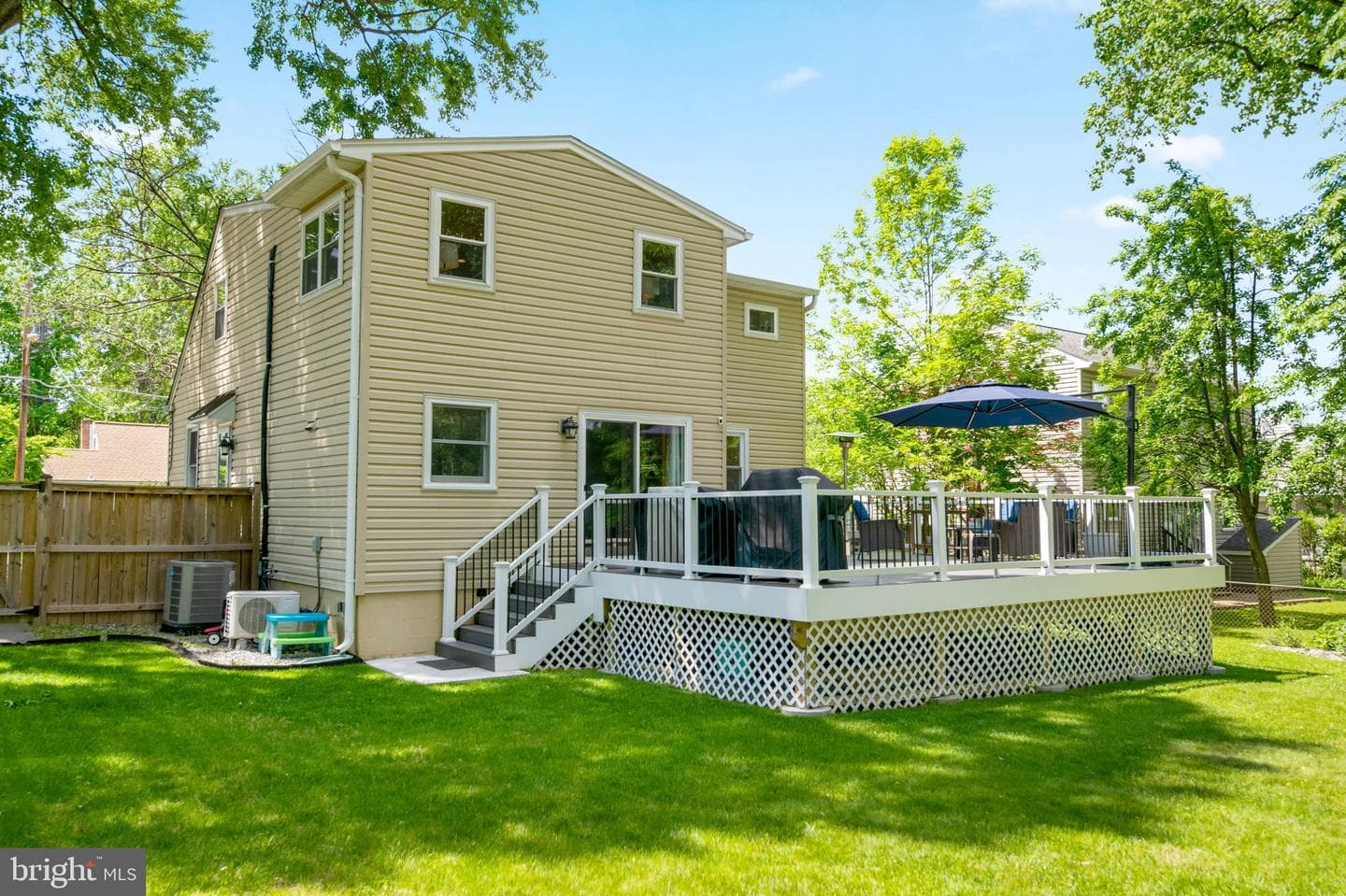 4025 Maple Street photo 36