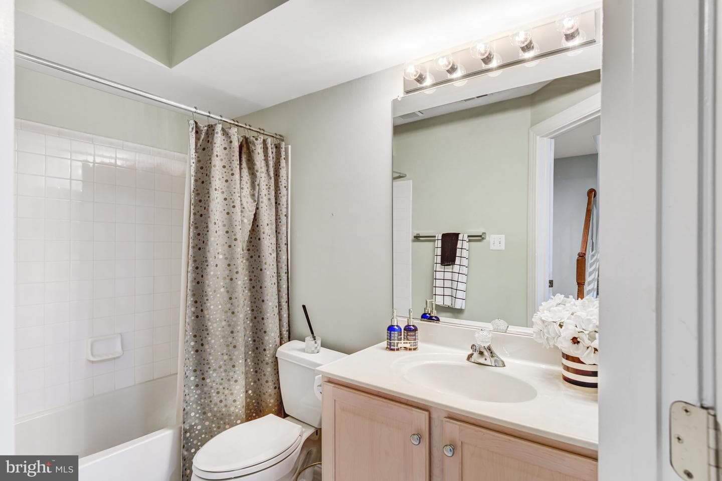 3842 Farrcroft Green photo 35