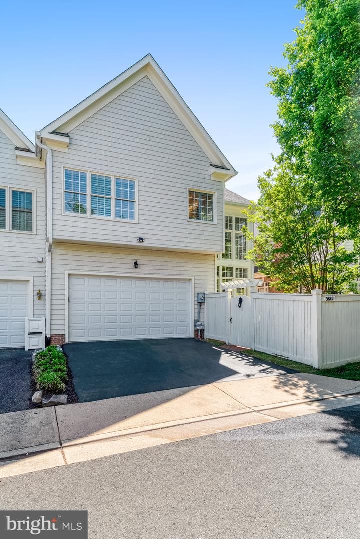3842 Farrcroft Green photo 61