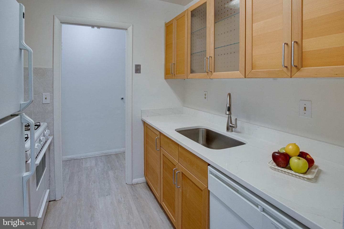 3945 Lyndhurst Drive #301 photo 11