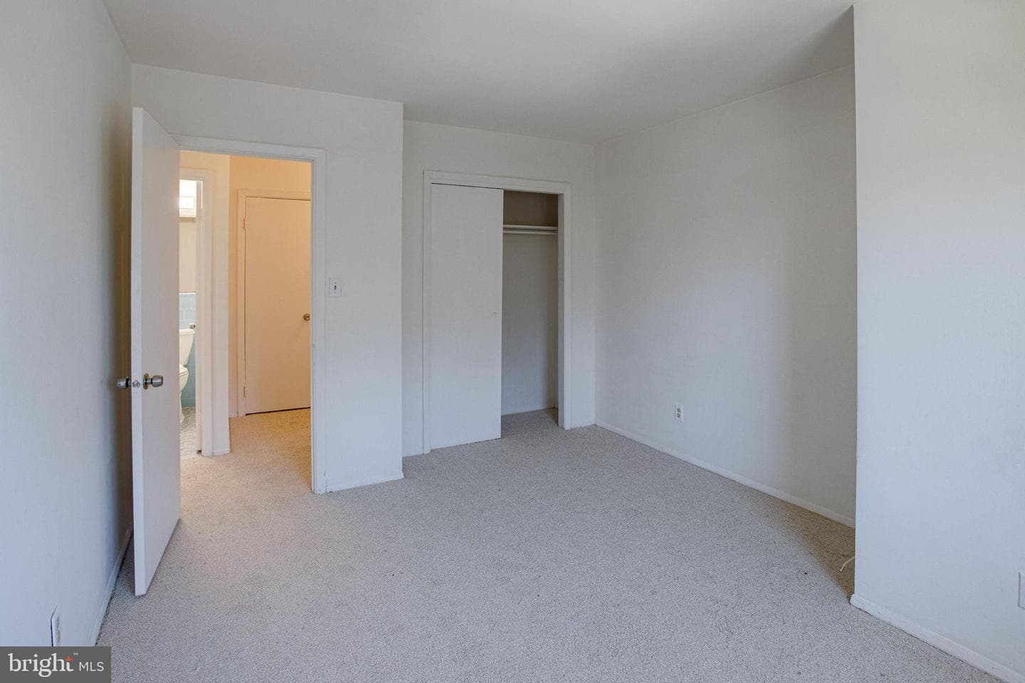 3945 Lyndhurst Drive #301 photo 18