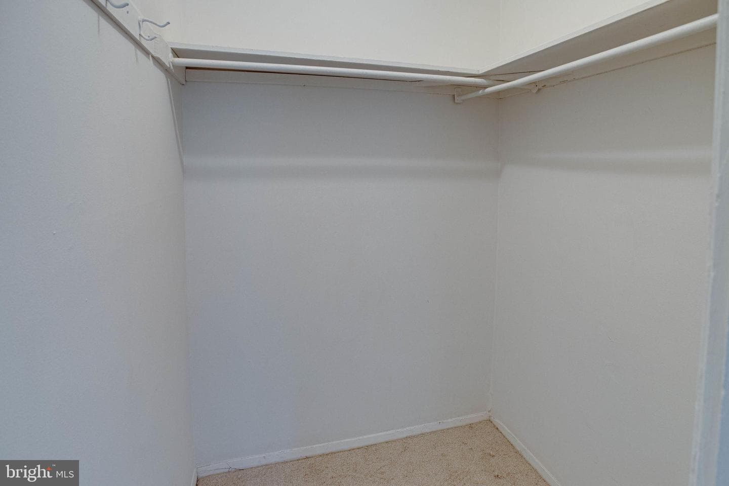 3945 Lyndhurst Drive #301 photo 22