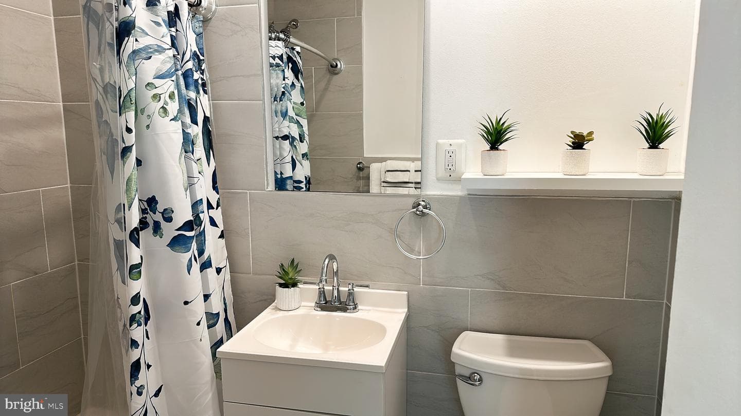 3945 Lyndhurst Drive #301 photo 24