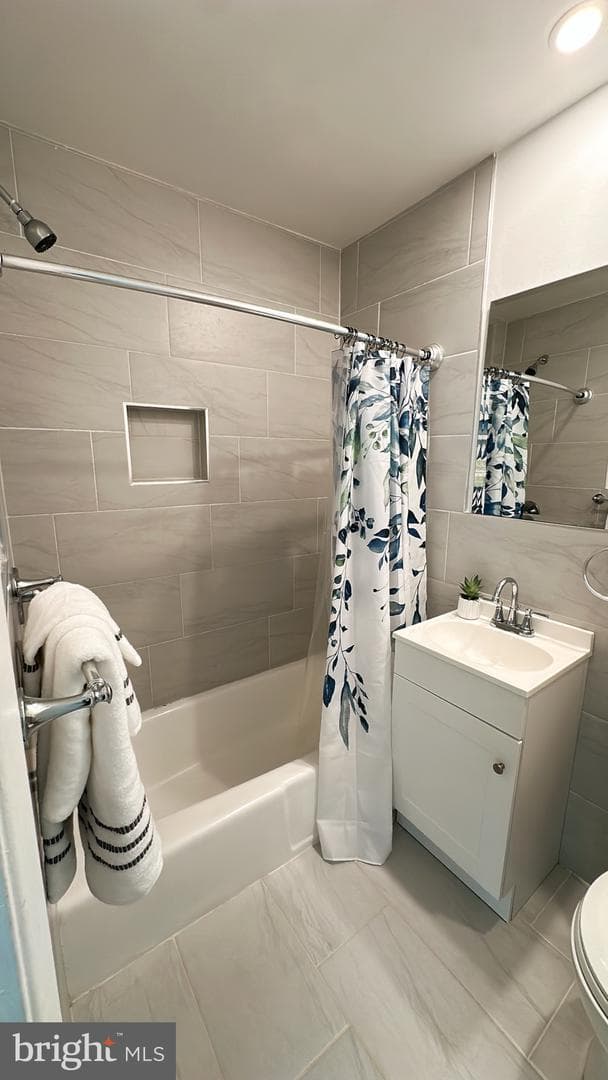 3945 Lyndhurst Drive #301 photo 25