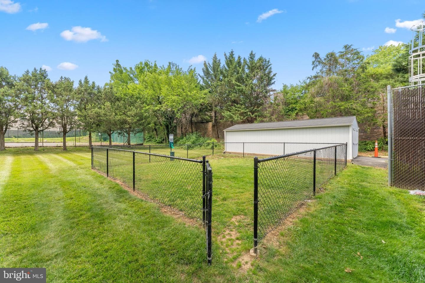 9485 Fairfax Boulevard #303 photo 31