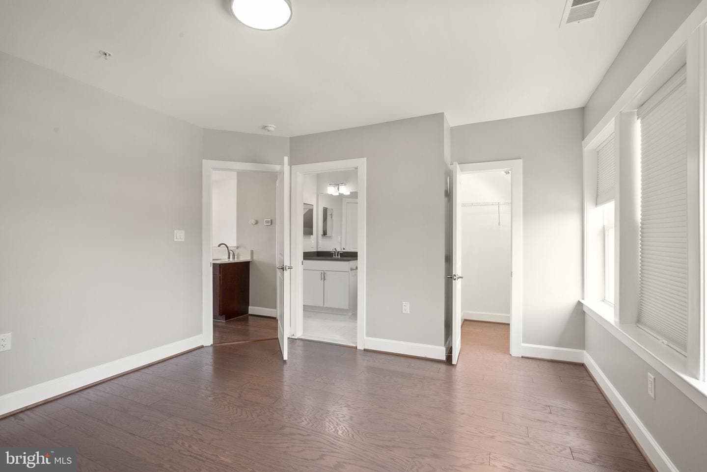 10353 Main Street photo 42