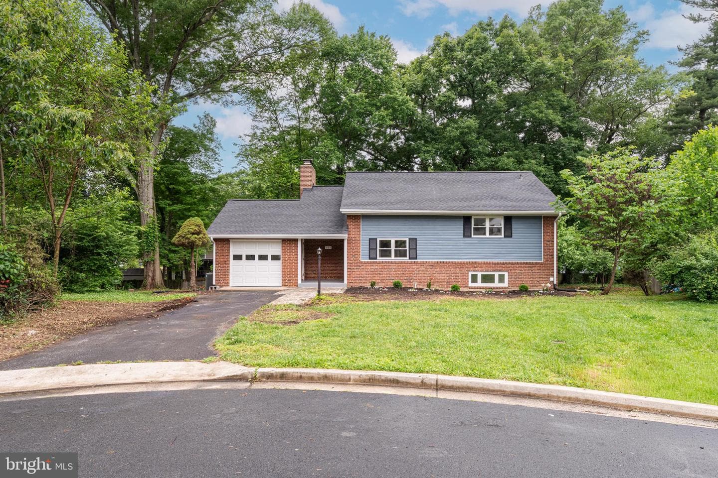 10915 Maple Street, Fairfax