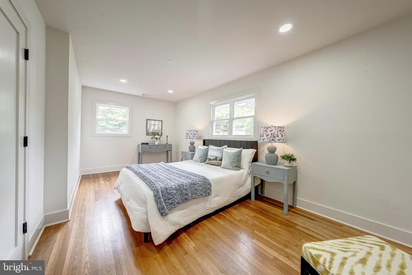 10915 Maple Street photo 23