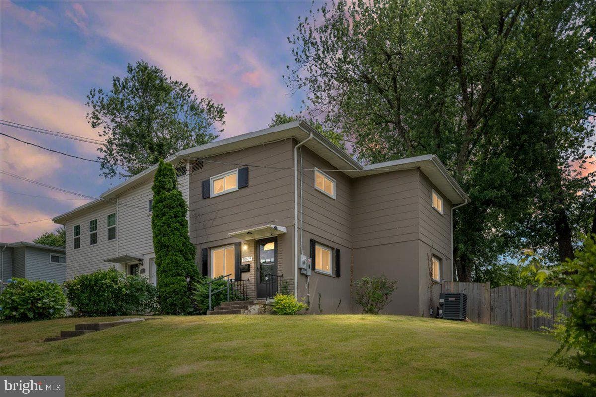 10623 Maple Street photo 1