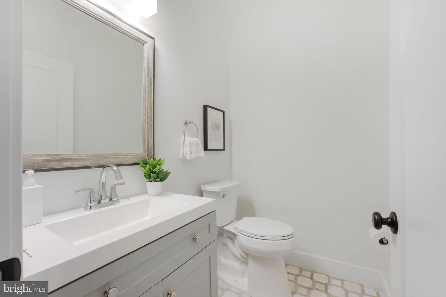 10811 Scott Drive photo 13