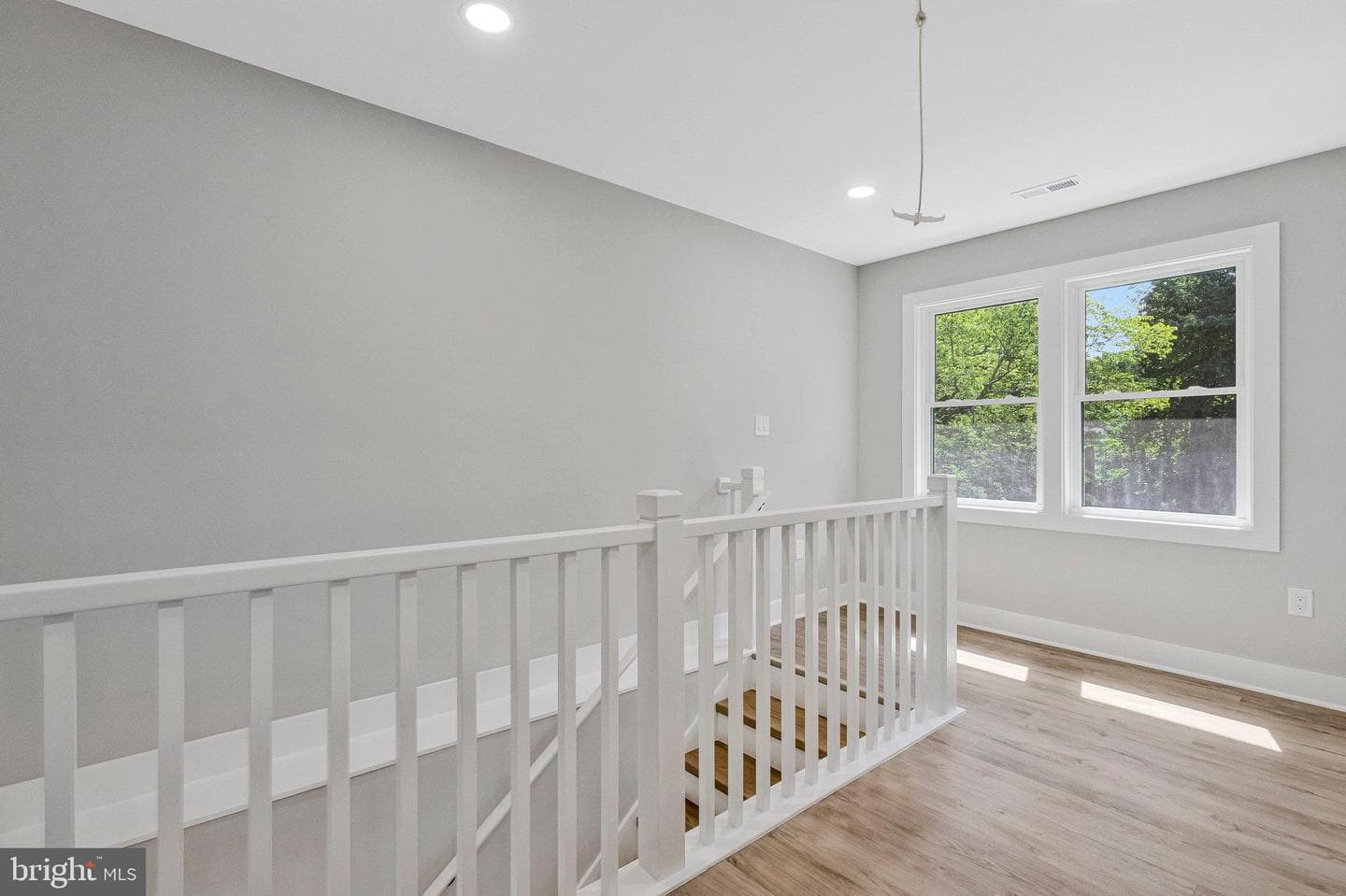 10211 Stratford Avenue photo 12