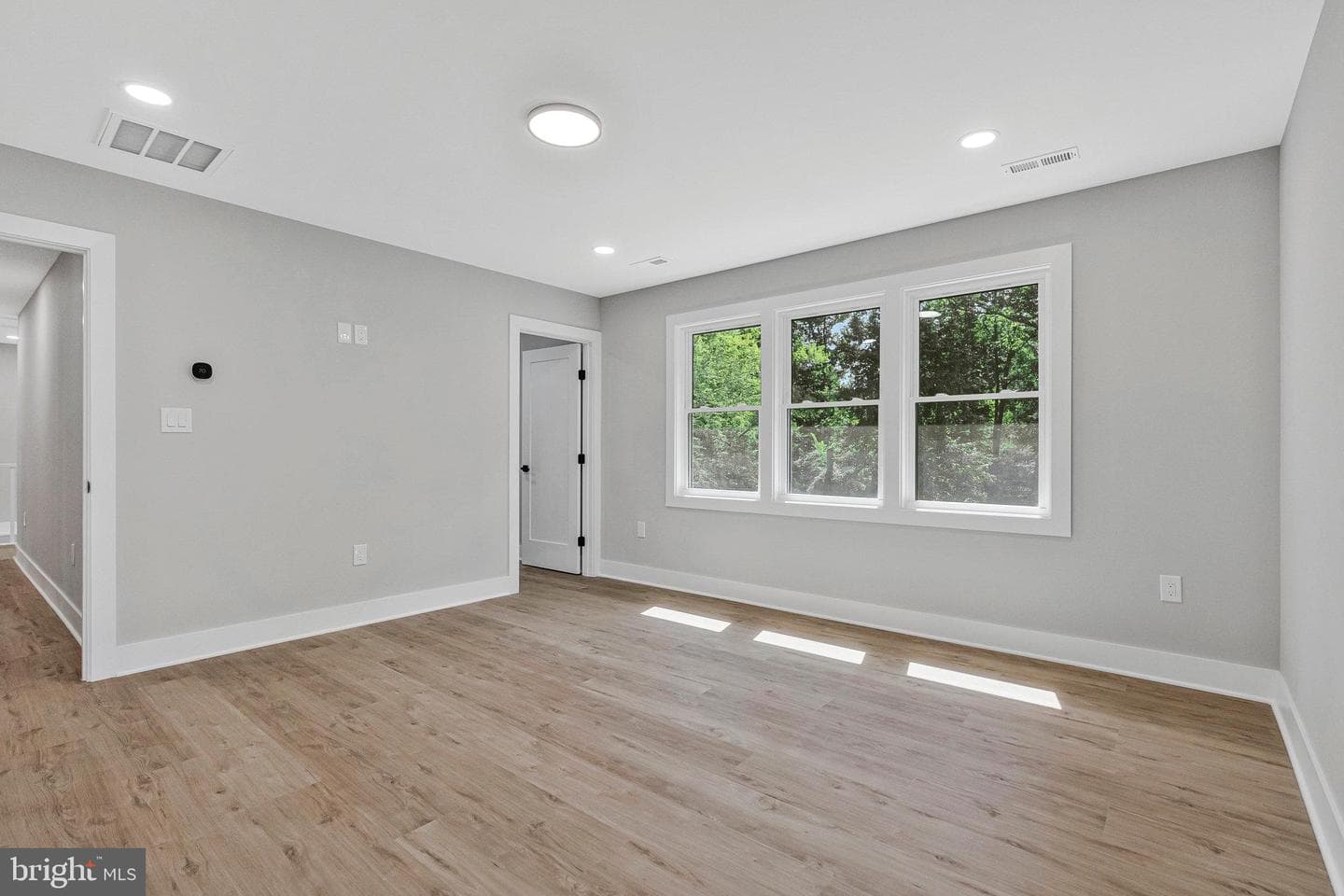 10211 Stratford Avenue photo 16
