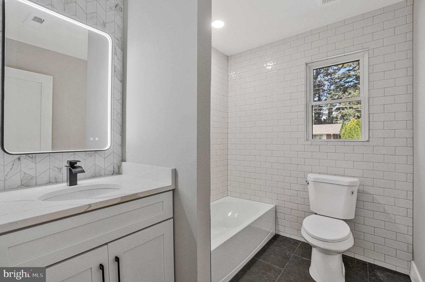 10211 Stratford Avenue photo 24