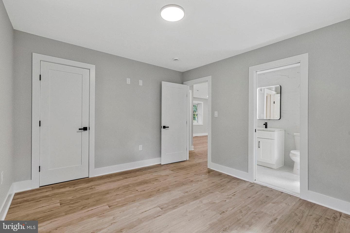10211 Stratford Avenue photo 31