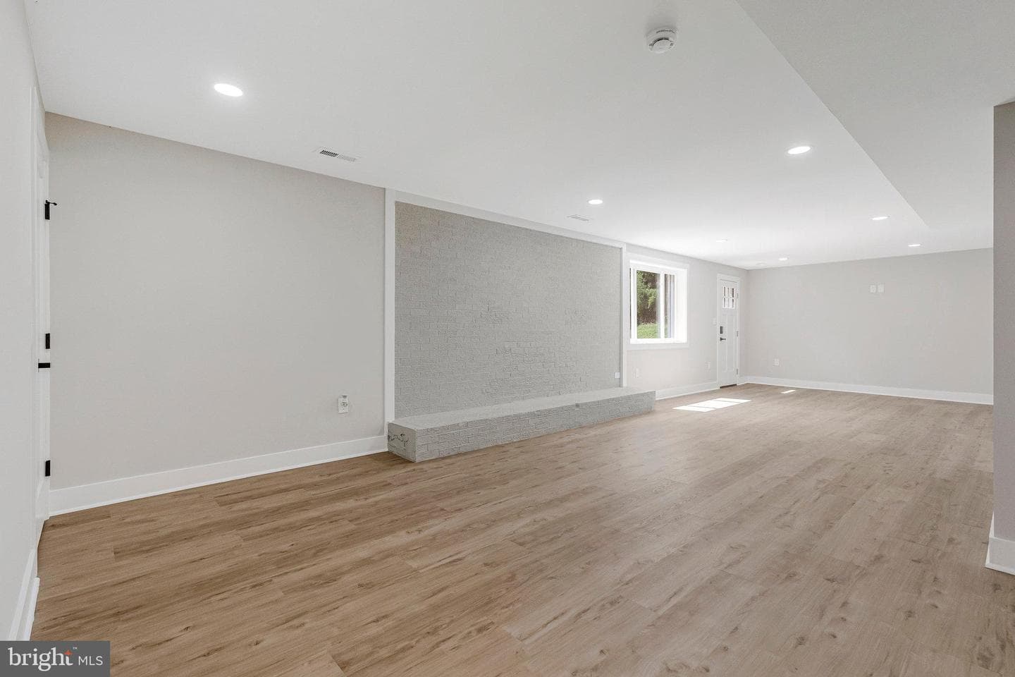 10211 Stratford Avenue photo 36