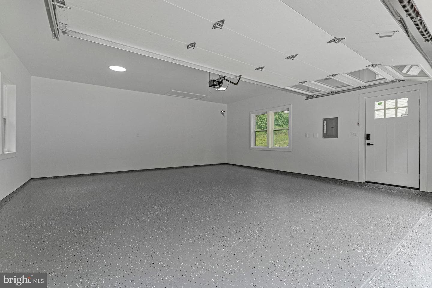 10211 Stratford Avenue photo 46