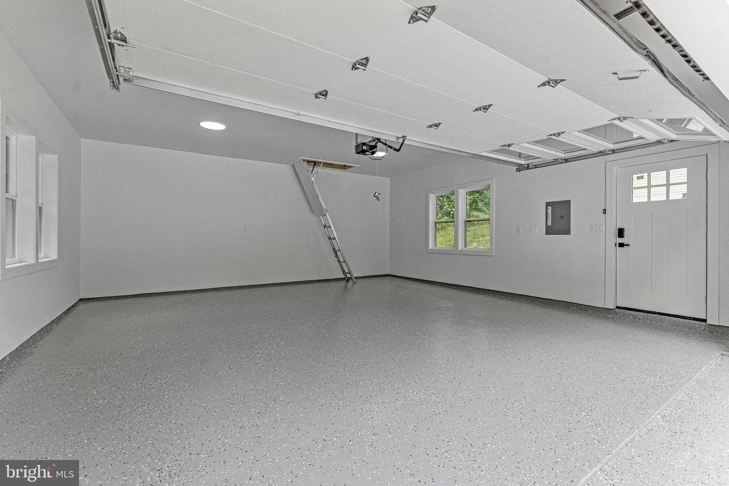 10211 Stratford Avenue photo 47