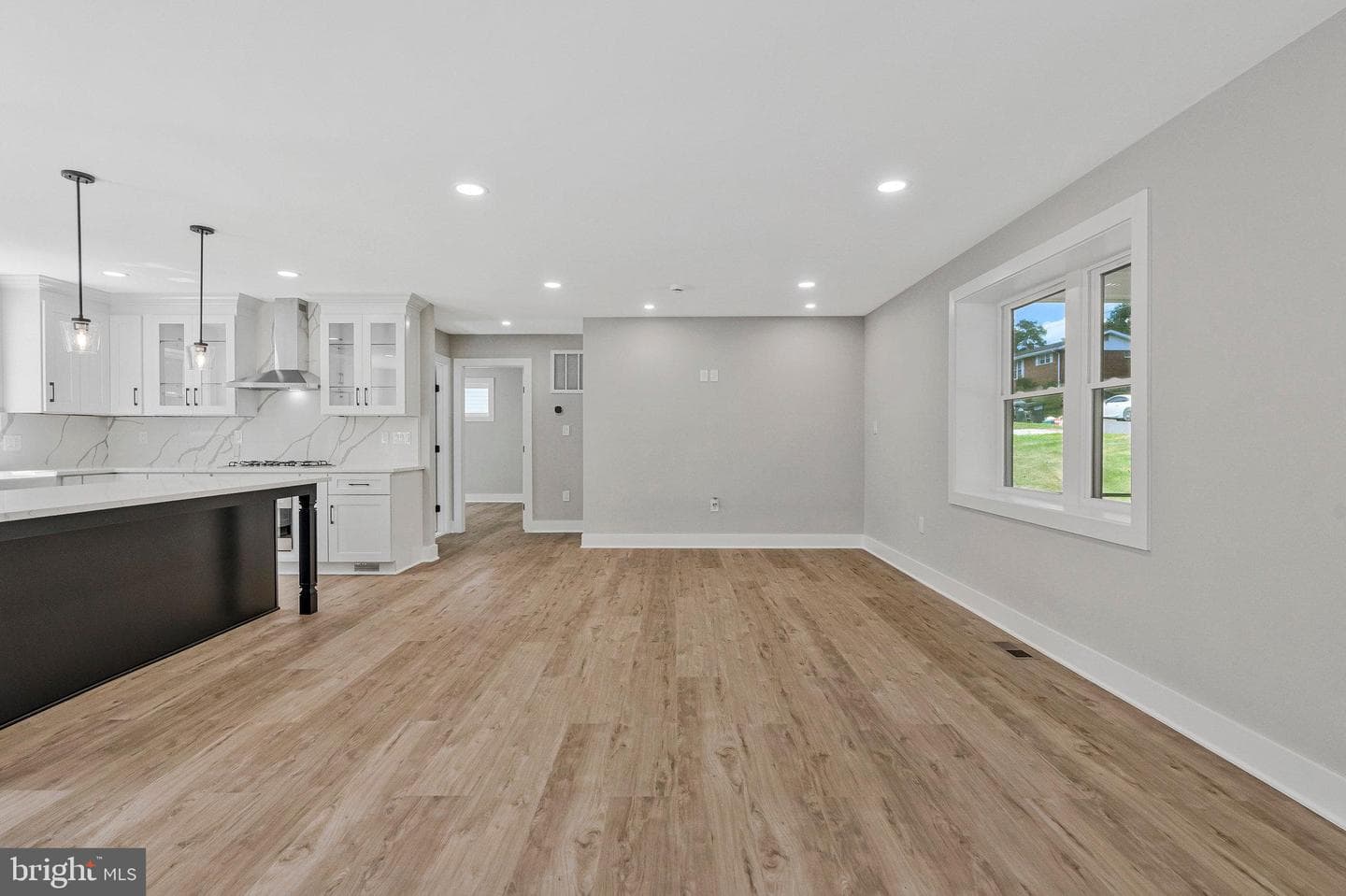 10211 Stratford Avenue photo 5