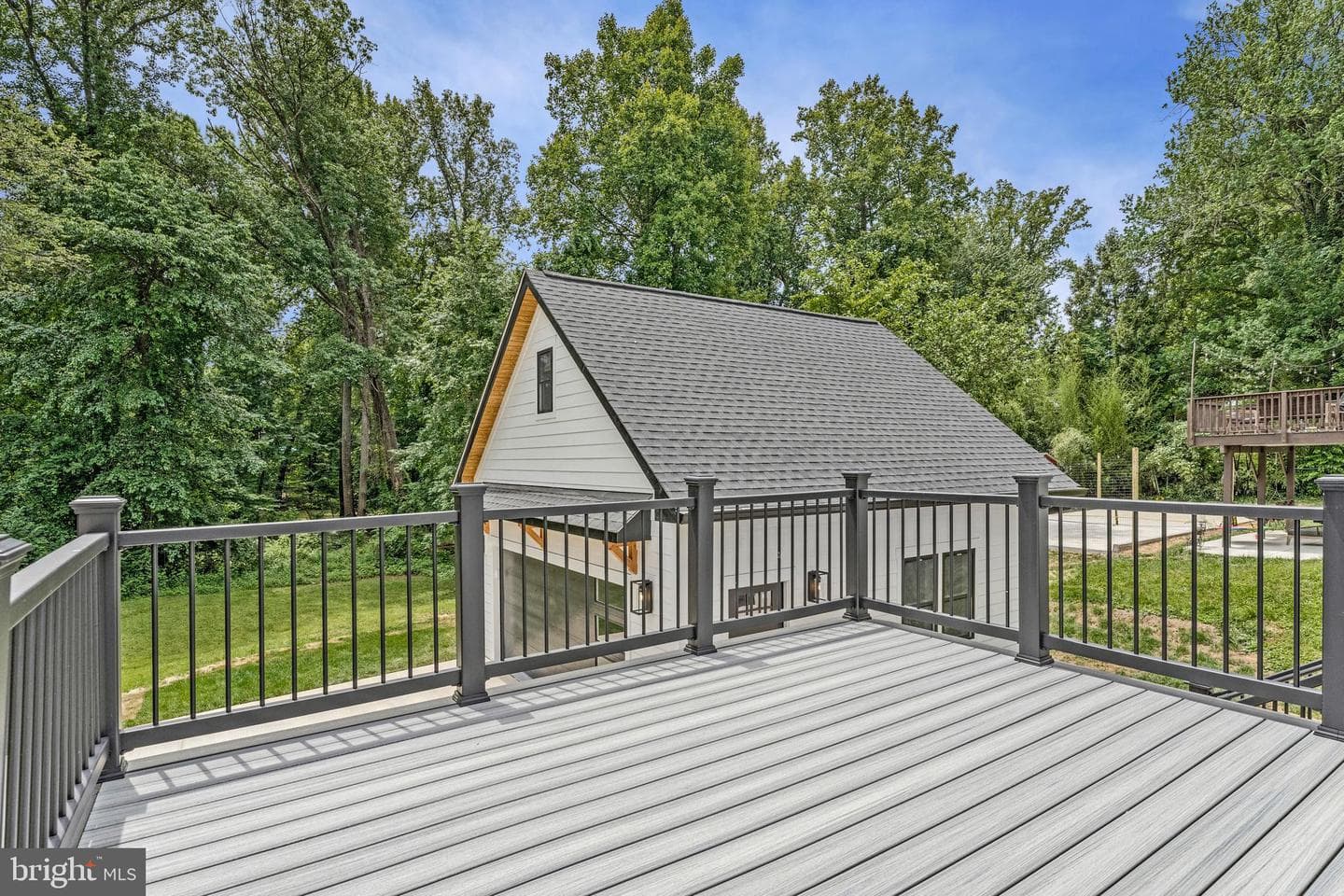 10211 Stratford Avenue photo 55