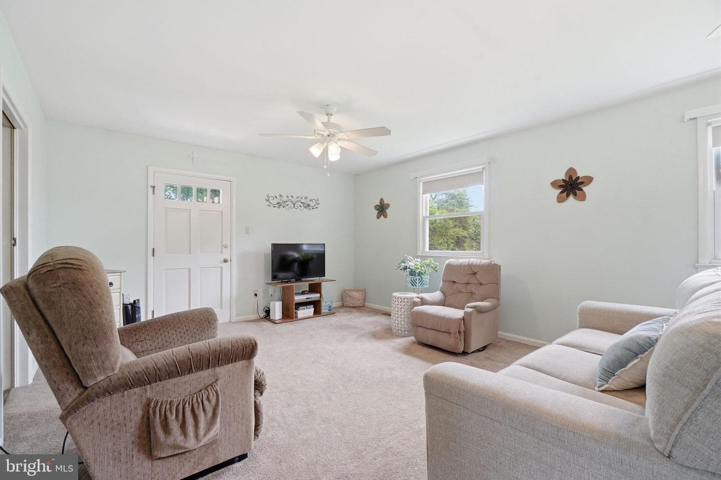 10011 Terry Street photo 16