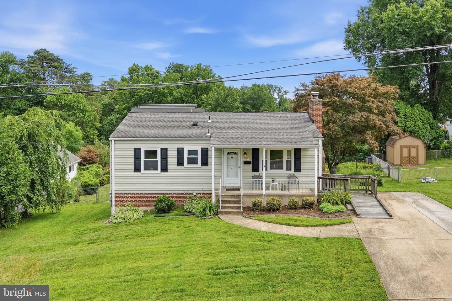 10011 Terry Street photo 2