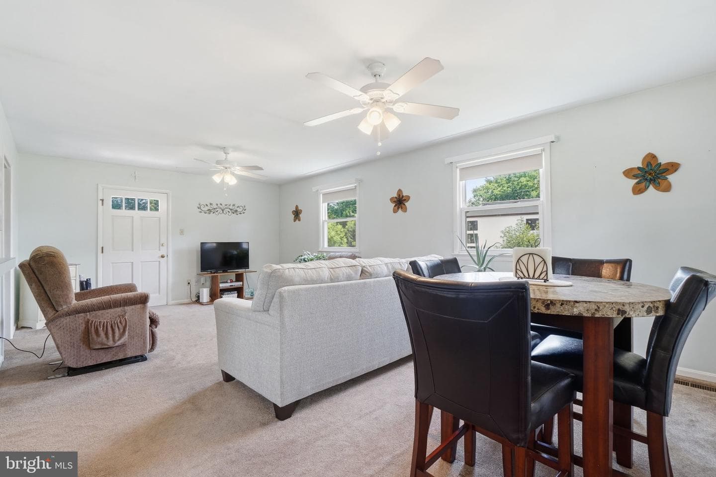 10011 Terry Street photo 9