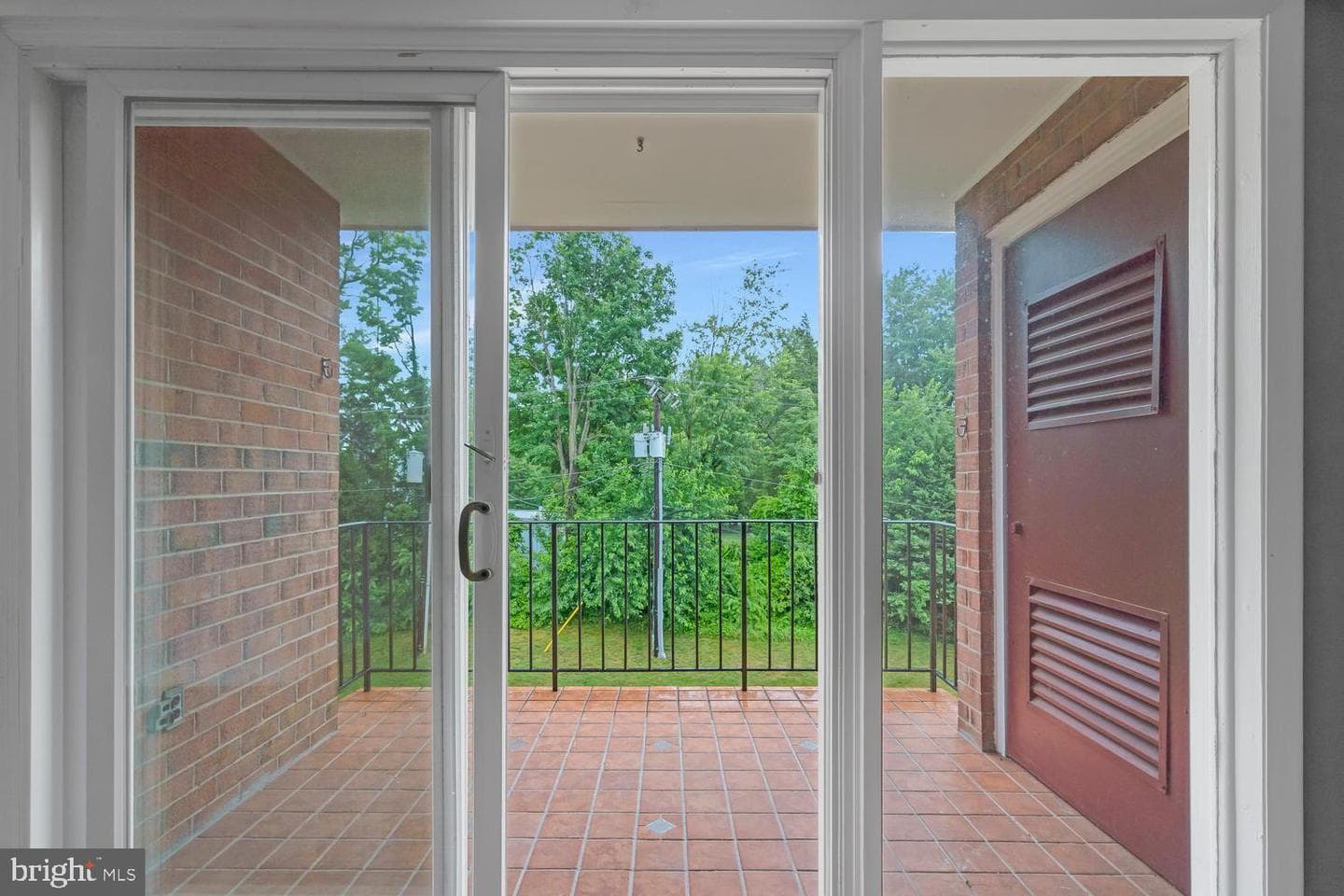 3961 Lyndhurst Drive #303 photo 17