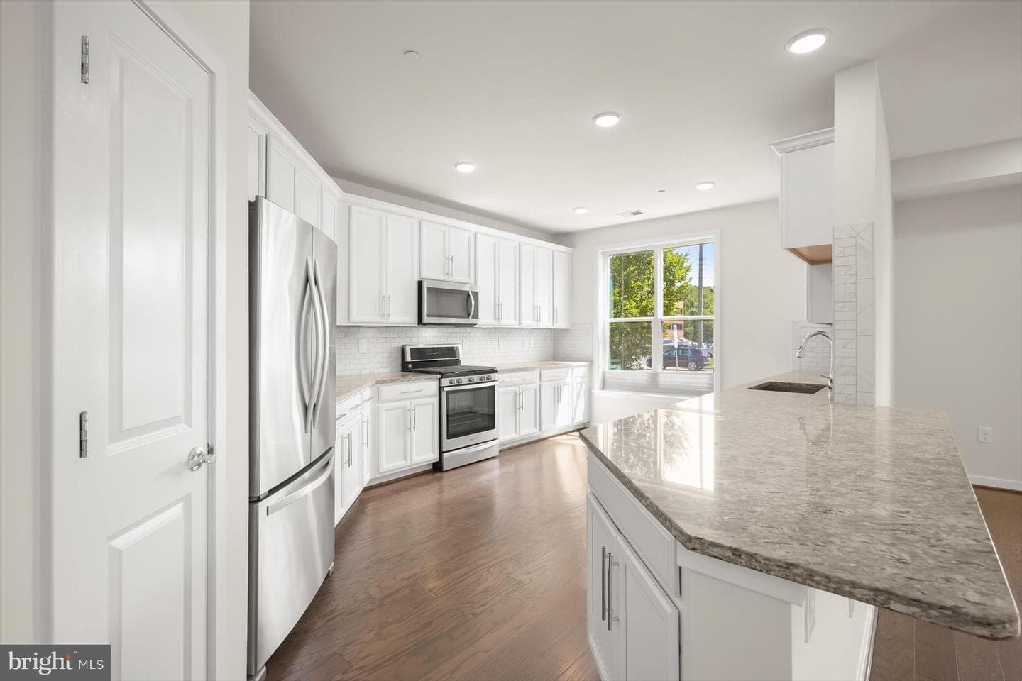 3985 Norton Place #101 photo 11