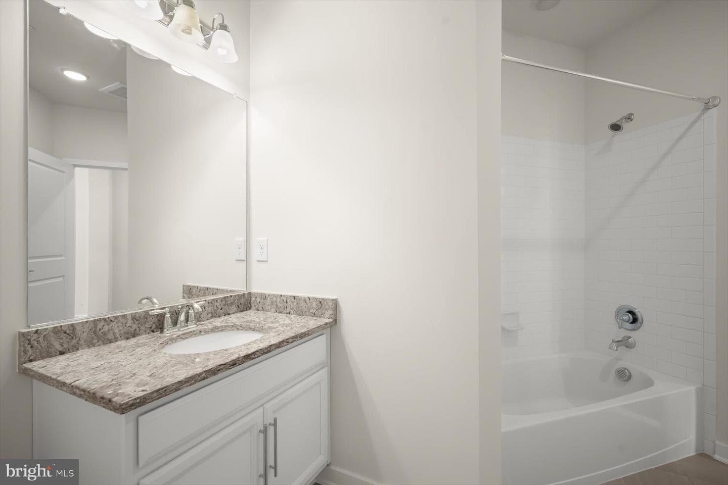 3985 Norton Place #101 photo 28