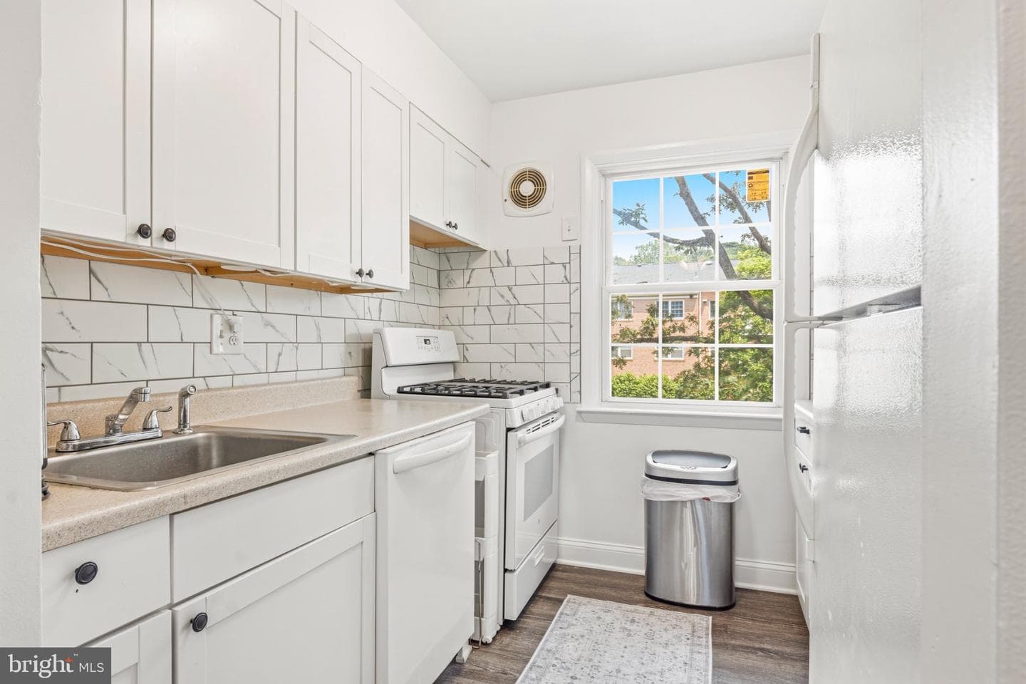 9459 Fairfax Boulevard #202 photo 7