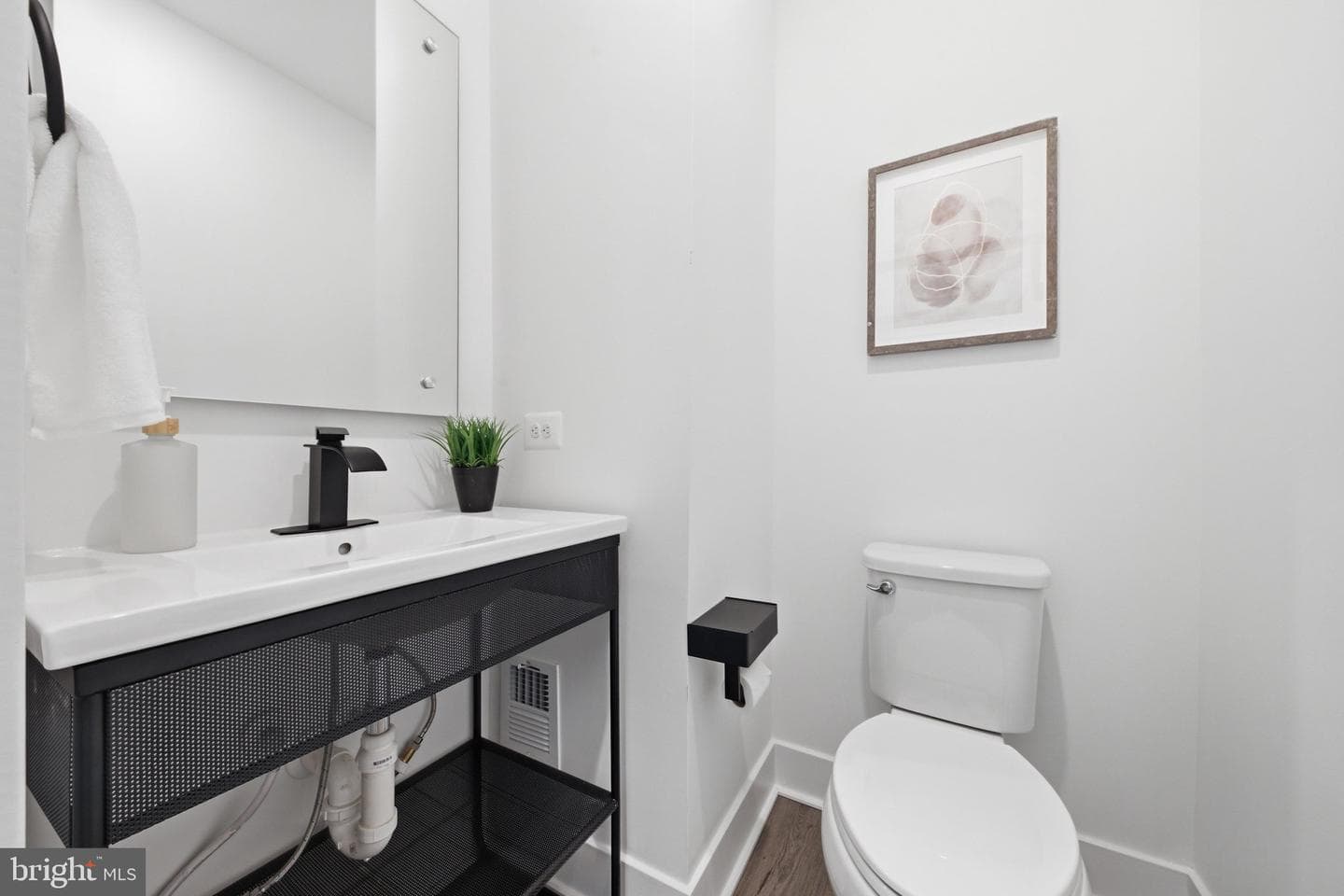 3544 Sutton Heights Circle photo 15