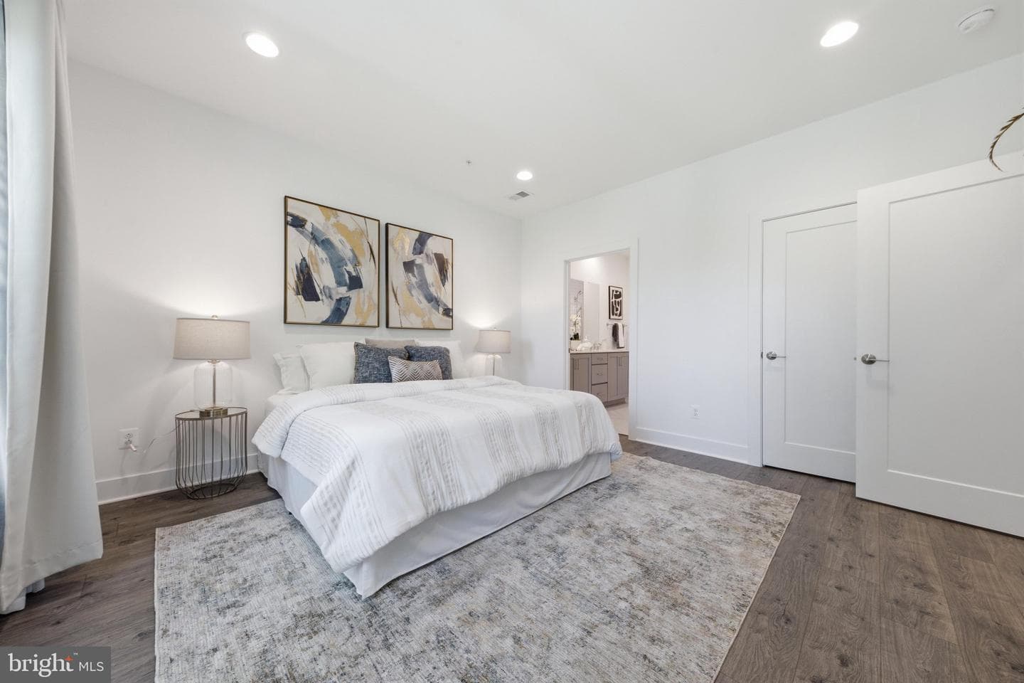 3544 Sutton Heights Circle photo 18