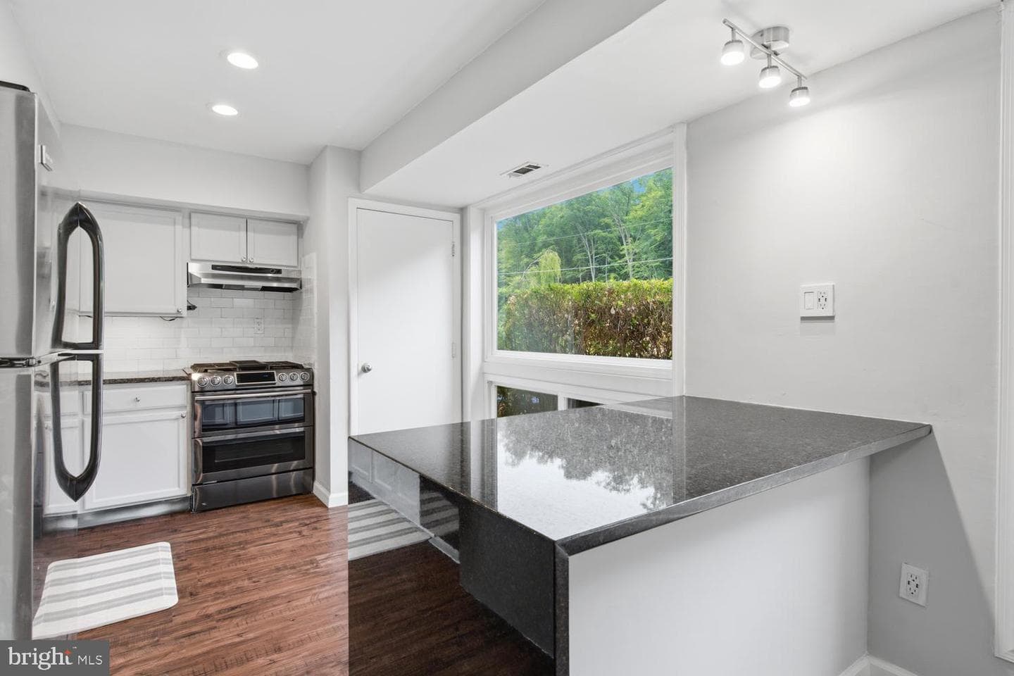 10105 Fair Woods photo 6