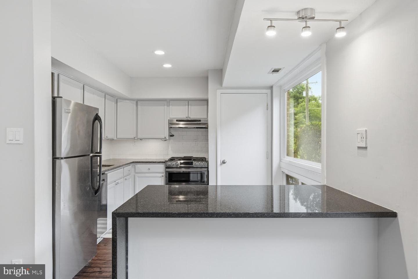 10105 Fair Woods photo 7