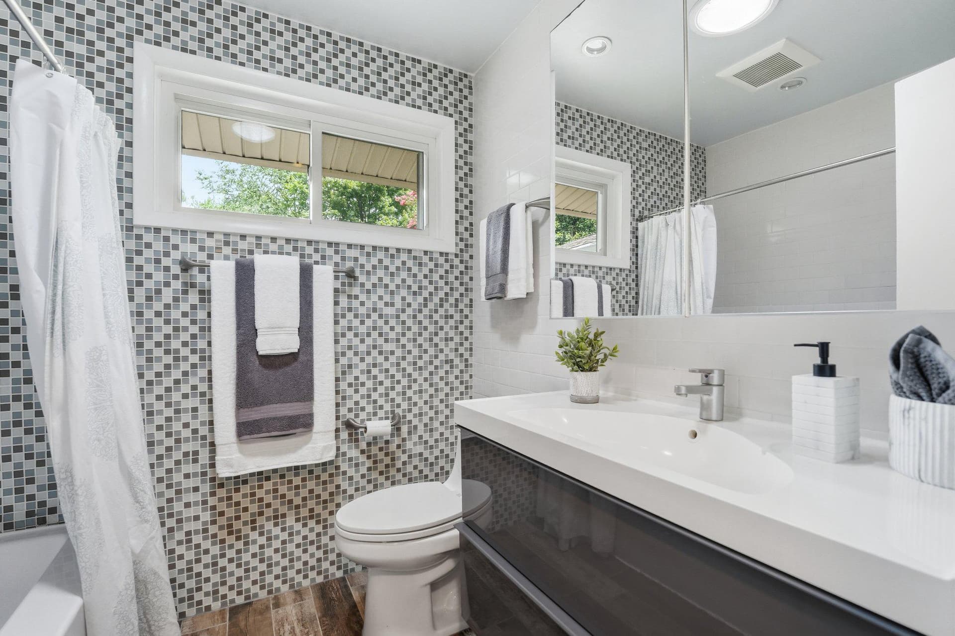 3414 Country Hill Drive photo 25