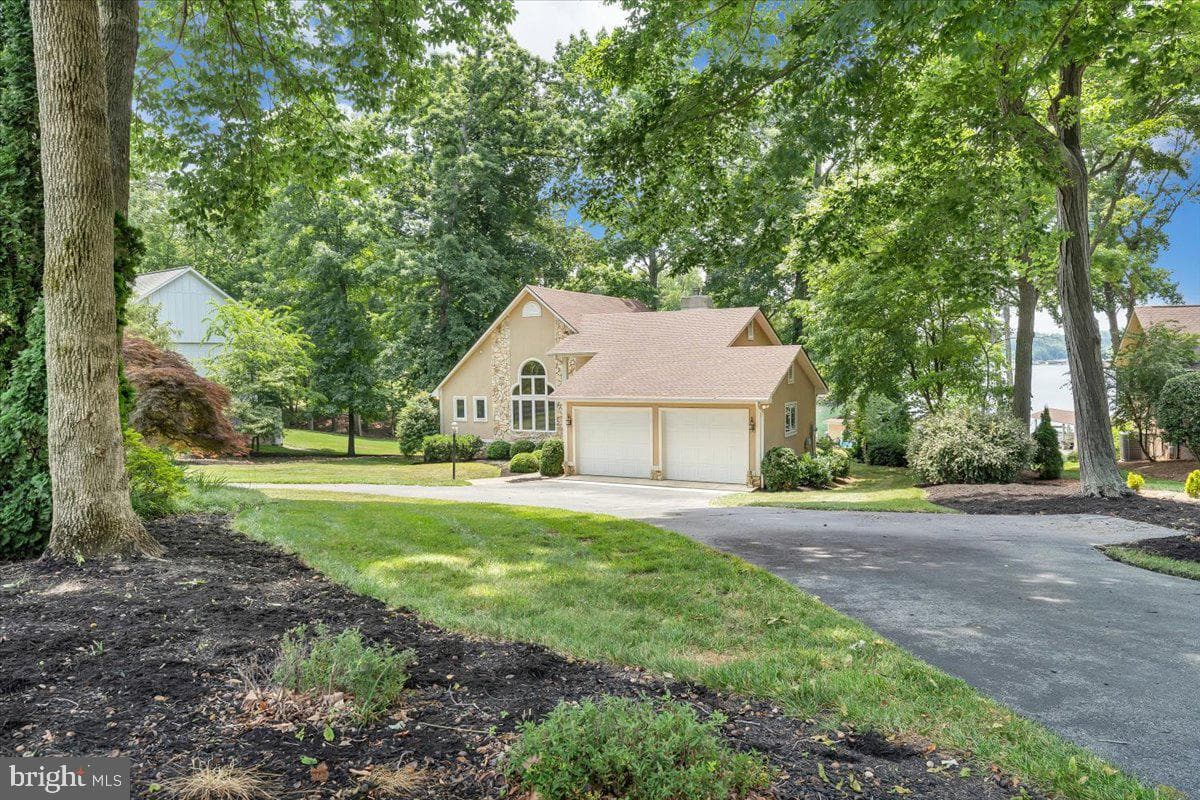 435 Cross Harbour Drive photo 3